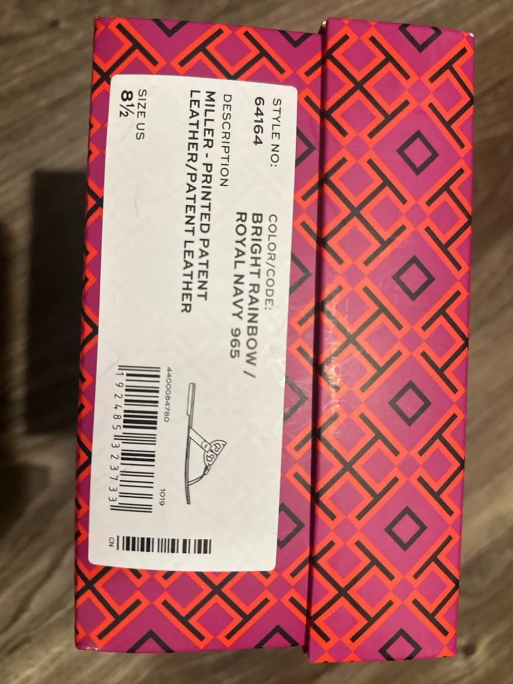 Tory Burch Navy Thong Sandals with Rainbow Logo - Picture 4 of 4